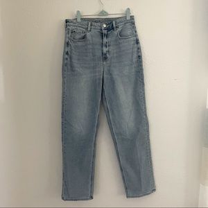 American Eagle Light Wash Mom Jeans